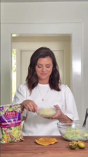 Tiffani Thiessen’s Easy Ranch Tostadas 🌮 | Fresh Express® Weeknight Dinner Recipe