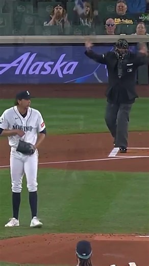 Logan Gilbert catches ball in his shirt #shorts #mlb #baseball #mariners