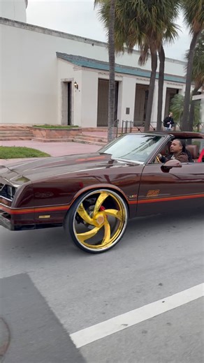 Box Chevy King | Chicago Standing Up In The Streets Of Miami 🌴🌊🔥.. #bck #box #chevy #king #32gang⬆️⬆️⬆️ #miami #fl #305 #monte #carlo #mtw #gbody #75... | Instagram