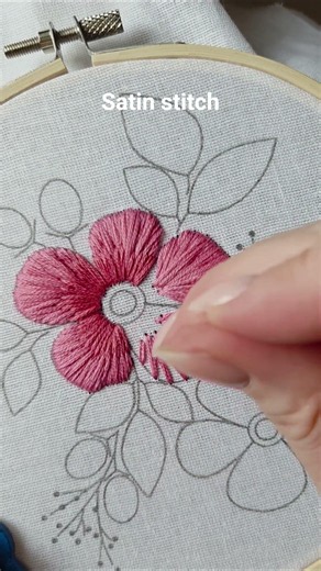 How to mix two colors in vibrant spring flower embroidery 🌸❤️ #embroidery #tutorial #diy #handmade