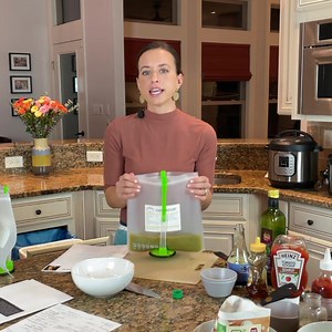 🌟[FREE CLASS]🌟 12 Clean Eating Freezer Meals! BONUS: Everyone who attends will receive a copy of my printable recipes, shopping list, and freezer meal labels so you can make them too! 📋 These easy and healthy meals can be quickly assembled and frozen for months, making your life easier. Hey! I'm Kelly, mom of 5 and freezer-cooking expert, from The Family Freezer and I want you to join me for a 12 Clean Eating Freezer Meals online cooking class. 👩‍🍳 ✅ Save Time ⠀⠀⠀⠀⠀⠀⠀⠀⠀ ✅ Save Money ⠀⠀⠀⠀⠀⠀⠀