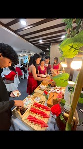 Planning a celebration? Dessert buffet By R&J offers affordable Grazing Tables—perfect as welcoming snacks for any occasion. Whether it’s a Birthday, Wedding, Office Party, or Family Reunion, we bring the food, style, and wow factor - from intimate celebrations to grand events. OUR PACKAGES: ✔ Grazing Table Premium ✔ Pinoy streets food ✔ Sliders Package ✔ Package Sweets ✔ Donut Wall ✔ Kakanin Station 📩 Send us a message to reserve your slot Our locations: 📍pasig Price starts 7,000 pesos only ‼