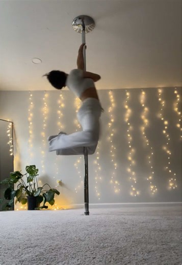 #polefitness #aerialdance #airdance #aerialacrobatics #acrobatics #creatorsearchinsights