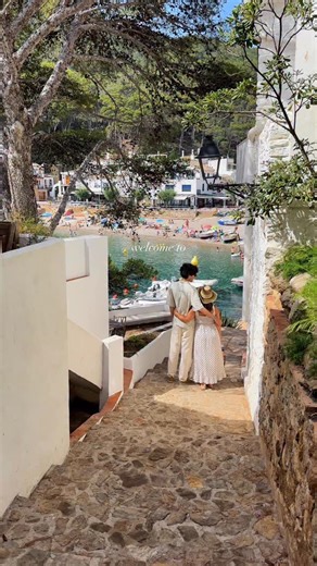 7-Day Costa Brava Itinerary 🌊🇪🇸 (⬇️ Save this for your next trip to Spain!) Day 1: Tossa de Mar 🏰 Explore Tossa de Mar – A charming medieval seaside town. 🏖️ Relax at Platja Gran – One of the most iconic beaches on the coast. 🍽️ Dinner at Can Sophia – Refined Catalan cuisine. Day 2: S’Agaró & Calella 🌅 Walk the Camí de Ronda – Scenic coastal trail from S’Agaró. 🏝️ Swim at Platja de Sant Pol – Clear water and relaxed vibes. 🍷 Lunch at El Balcó de Calella – Fresh seafood with sea views. �