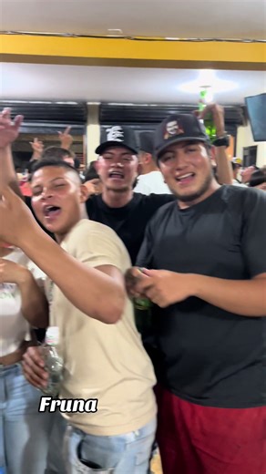 Videos de Fruna Trovador (@fruna.trovador) con “sonido original - Rolas Mamalonas”