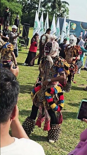 Reog Ponorogo is a famous traditional Javanese dance from Ponorogo, East Java, Indonesia.