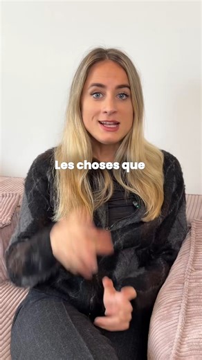 Agathe Collinet on Instagram: "Quelques conseils en une minute : Sois poli et simple dès l’accueil : demande juste un verre d’eau, poignée de main ferme, posture soignée. Installe-toi face au recruteur et adopte une attitude professionnelle : corps droit, avant-bras sur la table, carnet + stylo. Un entretien est un échange, pas un interrogatoire : prépare toujours des questions pertinentes. Évite les questions impossibles (autres candidats, chances de recrutement…) qui n’apportent rien. Ne montr