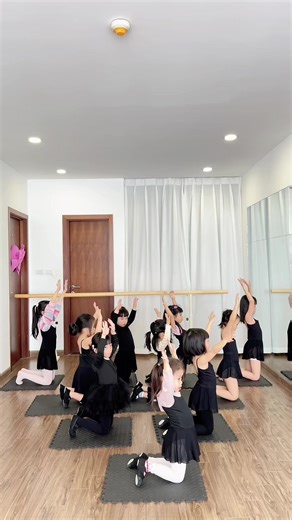 #hwangyendance #trending #balletkid #ballet #yeumua