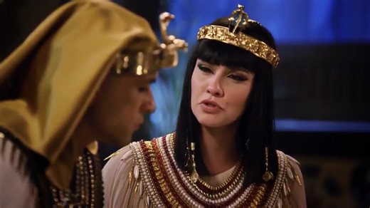 Moisés y los 10 Mandamientos Capítulo 157 - Los hebreos se ilusionan con su libertad 🕊️ Tras tanto dolor, el pueblo comienza a soñar con la libertad. Moisés los anima a mantener la fe, recordándoles que pronto saldrán de Egipto. ✝️ Reflexión: Aun cuando la promesa parece lejana, la fe mantiene viva la esperanza. Dios siempre cumple lo que promete. ✨ #MoisésYLos10Mandamientos #Moisés #Hebreos #Fe #Esperanza #SerieCristiana #ReflexiónDeFe #ConfíaEnDios #Libertad #FuerzaEspiritual #FeInquebrantabl