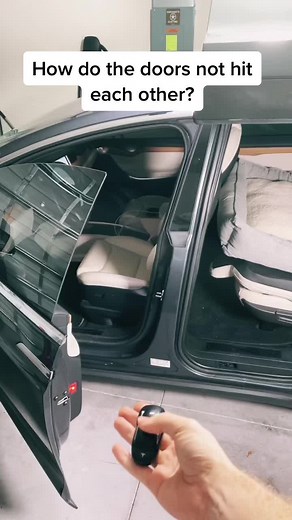 Incredible Tesla Model X Door Mechanism Revealed