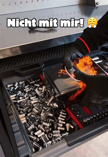 Die 10mm Nuss ist grundsätzlich immer weg. Aber jetzt reicht es… 🤣 #meme#mechanicmeme#10mmsocketmissing#10mm