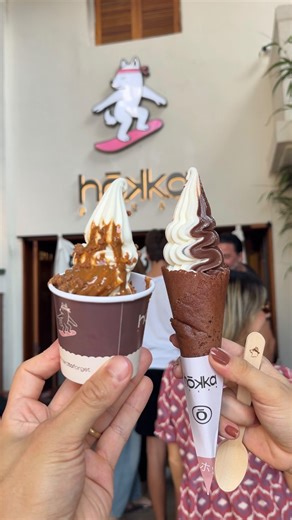 VICTÓRIA TOMAZ & HEITOR PASSOS | ONDE IR EM SP on Instagram: "Vocês já viram essa nova sorveteria que inaugurou aqui em SP? A @hokka.cream tem uma proposta diferente de trazer o soft japonês pra cá, será que essa moda pega? Hokka 📍 Rua da Consolação, 3453"