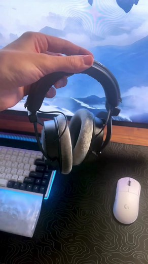 Best Gaming Headset under 150: Beyerdynamic DT990 Pro Review