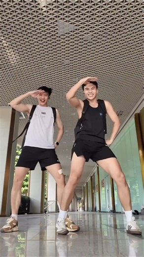 lG lucacian1 ft Trần Tuấn Hưng ‪@chillboy_shorts‬ #dance // Vietnamese boys