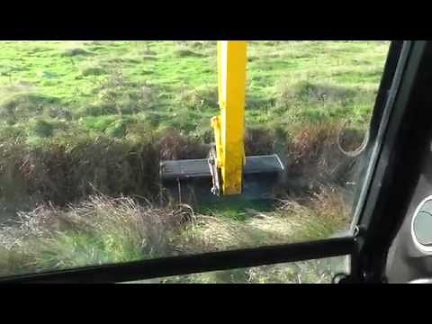 EXCAVATOR 360 DESILTING DRAINAGE DITCHES