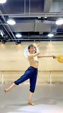 🌸温柔治愈的原创舞蹈#春三月🍃does it remind you of the spring days#chinesedance#shortsfeed#孙科舞蹈工作室#中国舞#舞蹈教学#古典舞