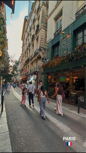Lovely restaurants & and streets nearby Cathedral Notre Dame PARIS 😍🩷🇫🇷
