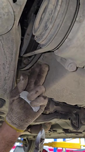 Ford Taurus Engine Belt Replacement: Step-by-Step