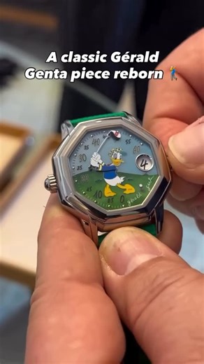 Timekeepers Magazine | Horology on Instagram: "One of the best releases of 2025: The Gérald Genta Minute Repeater Jump Hour featuring Donald Duck playing golf ⌚️🏌️‍♂️ What are your thoughts on this timepiece? Video by: @robin_swithinbank #timekeepers #geraldgenta #watchcollectors #luxurywatches"