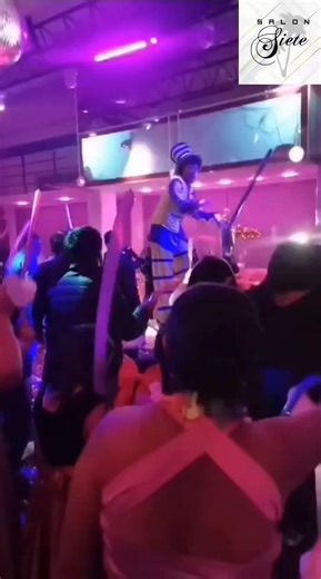 🎥✨ Tu evento merece un gran escenario ✨🎉 Si estás buscando el lugar perfecto para celebrar, Salón Siete 7 Oficial es la opción ideal. Un espacio amplio, cómodo y con excelente atención para hacer de tu evento un momento inolvidable 🥂🎶 🎈 Ideal para: ✔️ Posadas ✔️ Fiestas de fin de año ✔️ Cumpleaños ✔️ Reuniones familiares y eventos sociales 📞 Reservaciones (WhatsApp y llamadas): 📱 55 7836 9366 📱 56 3581 4490 📱 56 3251 3385 📍 Ubicación: https://maps.app.goo.gl/JJvXHHWfyc2WZRHQ8?g_st=iw ✨