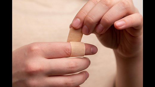 What an Infected Cut Looks Like – Don’t Ignore These Signs! – Redness, pus, swelling—learn when your cut needs medical attention.