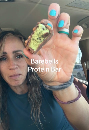 This might be my favorite Barebells flavor!!! The best protein bar. #barebells #barebellsproteinbar #proteinsnack #gymgains