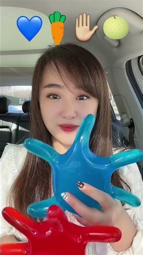 Eat emoticons,eat you bite by bite,the co-pilot eats snacks#food#shortvideo#eatemoticons