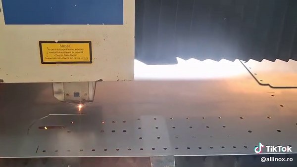 Debitare tablă inox pe laser TikTok