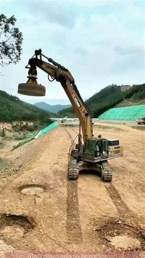 Dynamic Compaction Process! See How Excavator Transforms Soft Ground
