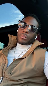 Snowy views from the hotel window ❄️Still laced up. Still ran. Consistency wins every time. let’s go! #marathontraining #chicago #runnersofinstagram #hydeparkchicago | Kel Mitchell