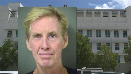 Ryan Routh attempts to stab himself in neck after conviction