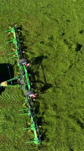 Wide, even, clean. The KRONE Vendro tedder is built to cover acres efficiently while giving your crop the airflow it needs for quick dry down. That’s field-proven performance that keeps you ahead of the weather. Available in drawbar or three-point options. | KRONE Agriculture