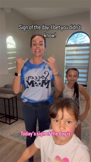 ✨Sign of the day: I bet you didn’t know! ⚽️The sign for soccer! #asl #learnasl #signoftheday #americansignlanguage #signing #signlanguage #learnsignlanguage #aslinterpreter #babysignlanguage #babysigns #hardofhearingawareness #hardofhearing #hardofhearingkids | Krystan Samaniego