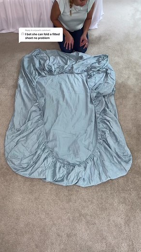 Reply to @arlysad How to fold fitted sheets on the bed #folding #hackslife #foldinglaundry