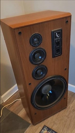 Infinity SM 152 speakers