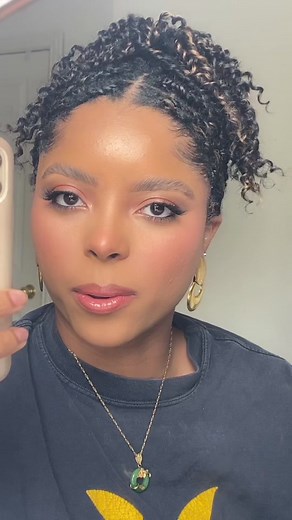 Exploring Cultural Influences in Bridgerton and Indian Jewelry