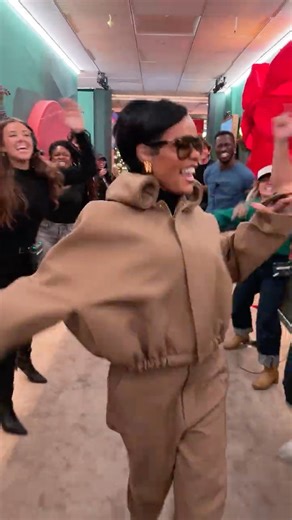 From twirls to twinkles - the Holiday Spirit Tunnel has officially turned into a dance floor!