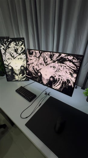 New White Deck Setup for Gaming Enthusiasts
