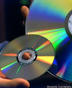 A Hot New Player / DVD vies with VCR for home viewing market