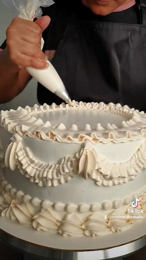 Vintage Cake Decorating Tips: Piping Techniques & Tools
