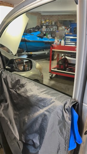 🏁 Current tint not blocking enough heat? We’ll replace it with our high-performance ceramic films 🏁 . 🏎 Ultra Ceramic Heat-Shield 📞 0449 660 910 🌏 alexswindowtinting.com.au Alex’s Window Tinting | Alex's Window Tinting