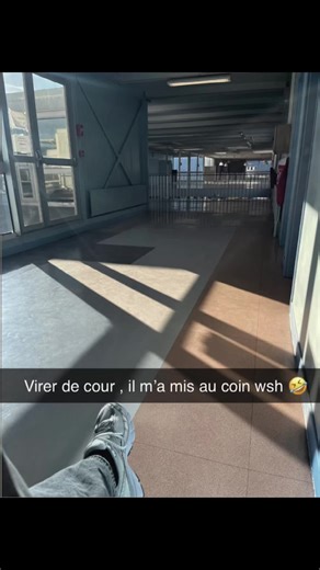 -Nina - / motif : à demander un blanco à sa camarade. Motif de pk je suis devant la classe et non en perme : flemme descendre en bas , attend la