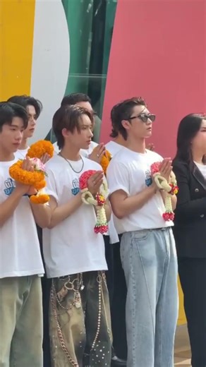 22/02/26The blessing ceremony for the series “Crazy Love-MooMoo” Worship#CrazyLoveMooMooXBossNoeul