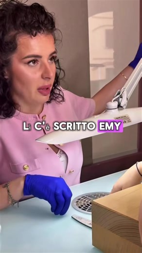 Questo é il mio negozio, lì c’e scritto Emy, e quindi si fa quello che dico io ✨ 🏆ABSOLUTE MASTER NAILS 🏆⏳DERMOPIGMENTAZIONE PMU EMY MASTER 📍MILANO 📞Per appuntamenti:3791021817