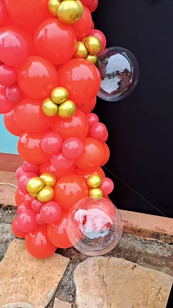 Decoración Sencilla en Tonos Rojos para Fiestas