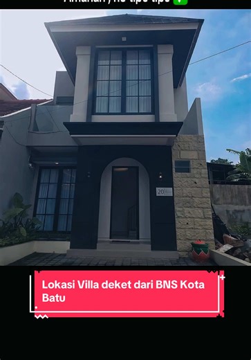 Desainnya modern, fasilitasnya juara, dan pastinya vibes-nya bikin betah. 💸Weekday 900.000 Weekend 1.200.000 Long 1.400.000 Fasilitas Lengkap: 🛌 2 Kamar Tidur (Nyaman pol!) 🚿 Water Heater (Batu dingin, mandi tetep anget~) 👨‍🍳 Dapur (Bisa masak bareng temen/keluarga) 🏊 Kolam Renang (Segerrr!) 📶 WiFi Kenceng 🎤 Karaoke (Puas-puasin nyanyi bareng) Yuk, agendakan staycation kamu sekarang sebelum full booked! 🏠💨📱087884850398 #villa #villabatu #villabatumalang #villabatumurah #villabatumalan