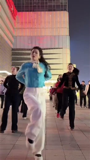 Energetic Square Dance: Move Your Body