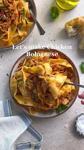 Easy Chicken Bolognese Recipe for Dinner | Pasta Night Delight