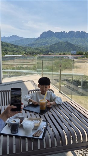 #속초 여행가면 꼭 들려야되는 #울산바위 뷰 #카페 '긷'