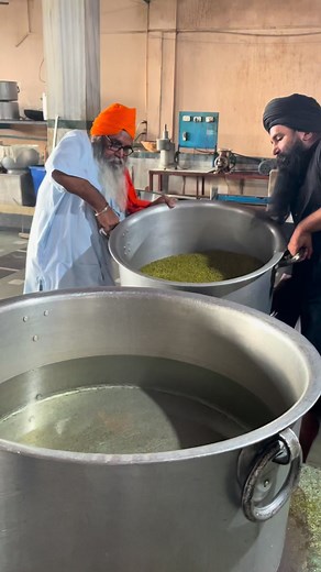 India’s biggest langar making in guru ka taal Agra | Chaska Food Ka
